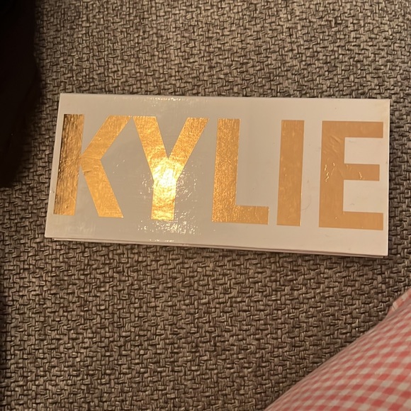 Kylie cosmetic palette - Picture 2 of 2